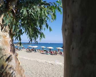 Testa di Monaco Natural Beach - Capo d'Orlando - Пляж