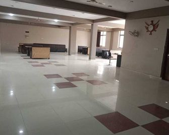 Holidays Luxury Hotel & Resort - Gwalior - Lobby