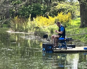 Cedar Boutique Lodge-dog fishing and Spa access - York