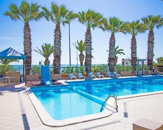 Villaggio Camping Duca Amedeo - Martinsicuro - Piscina