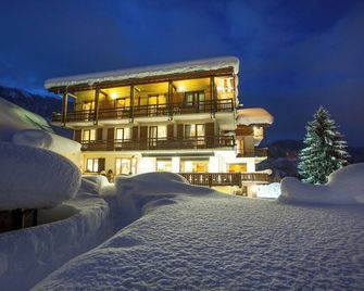 Les Rhodos - Cordon - Gebäude