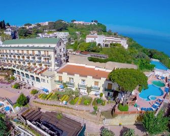Suisse Thermal Village - Ischia - Bygning