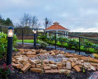 هوليداي إن نيو ك س ر ان ا-ن بير ك آا ارتٔيت ٕ ركي بٓي آيتش جي - نيوكاسل - مبنى