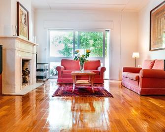 Seaside Elegance and Tranquility: Your Luxurious Porto Getaway - Oporto