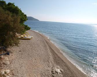 Apartments Nadia - Igrane - Beach