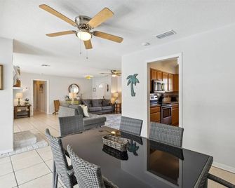 4880 N Banana River - Cocoa Beach - Dining room