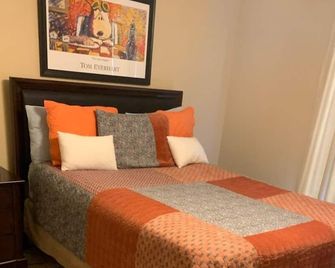 Fishing, Swimming, Golfing, or Just Relaxing - Farmerville - Bedroom