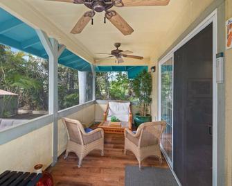 Hale Makai - Luxury Beach Home With Ac And Private Hot Tub! Tvr#5012 - Kekaha - Balkon