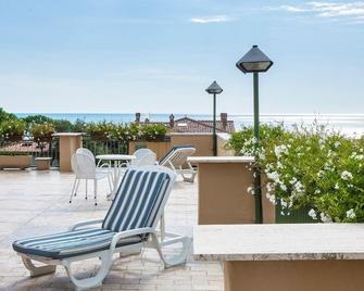 بريزيدنت هوتل - فورتي ديي مارمي - شرفة