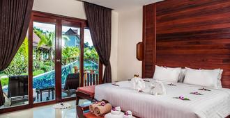 T-Villa Phuket Nai Yang Beach - Sakhu - Yatak Odası