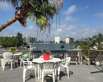 Cozy 1 Bedroom On The Water!apt.#2 - Clearwater - Pátio