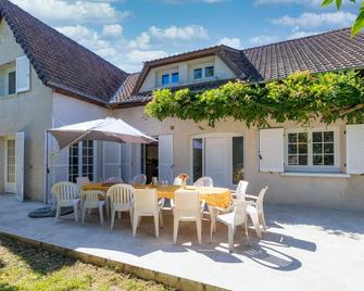 Gite Charny Orée de Puisaye - Pour 15 p - Charny-Orée-de-Puisaye - Patio