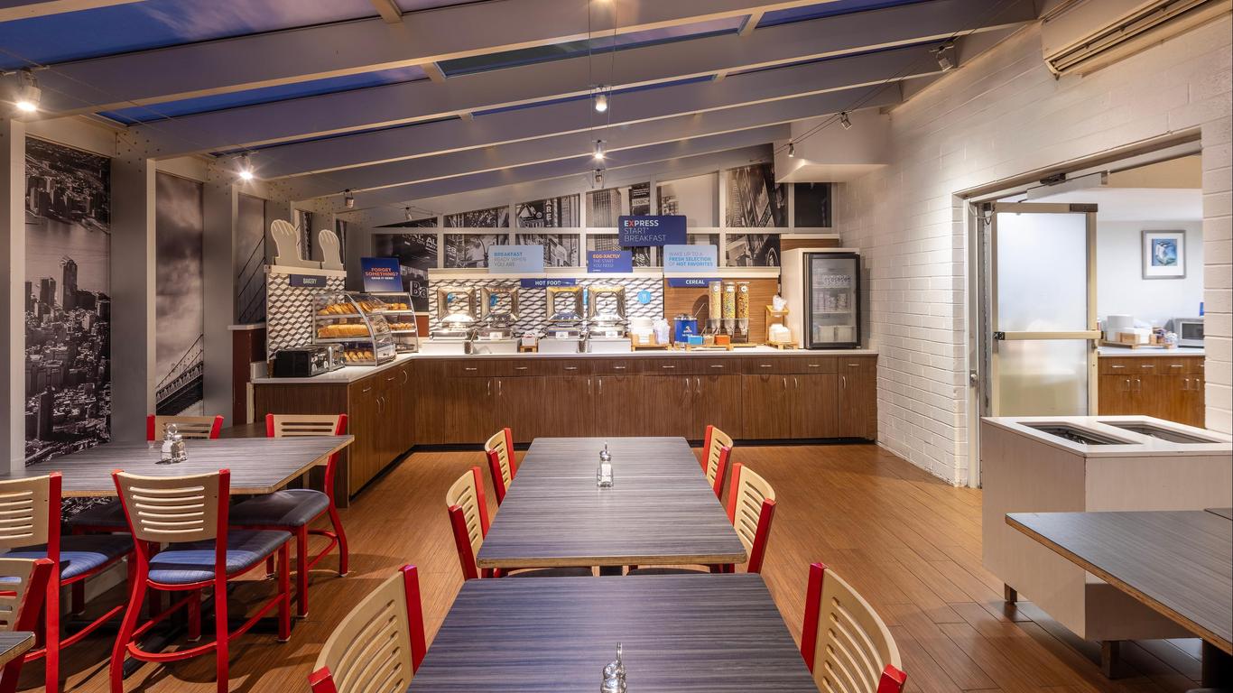 Holiday Inn Express New York City Times Square By IHG