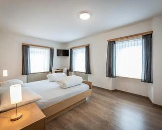 Hotel Greina - Sumvitg - Спальня