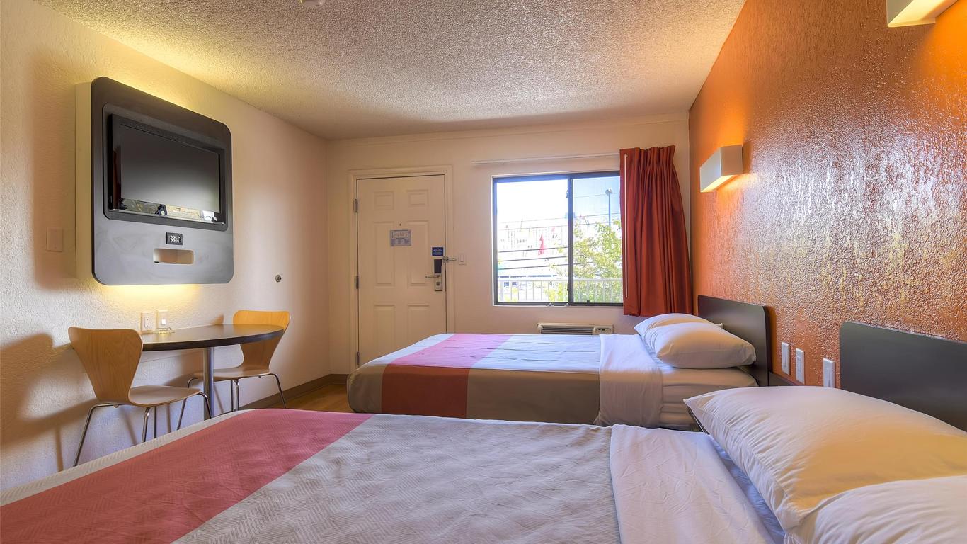 Motel 6 Las Vegas Nv - I-15 Stadium