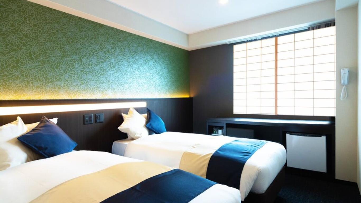 Marutamachi Crystal Hotel