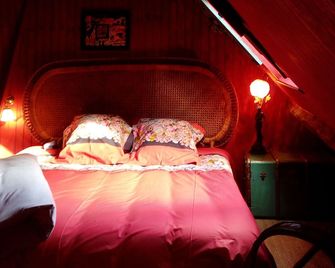 The Little House of Sandstone - Veules-les-Roses - Habitación