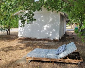 La Chiquita - Coleman - Patio