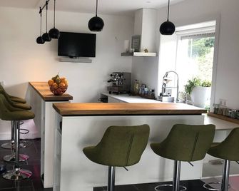 Ruime Boerderij Met Haard, Pooltafel En - Culemborg - Cocina