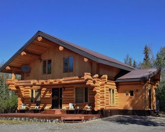 Haven in the Willows - Haines Junction - Building