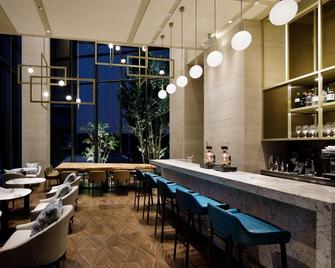 Courtyard by Marriott Osaka Honmachi - Osaka - Bar