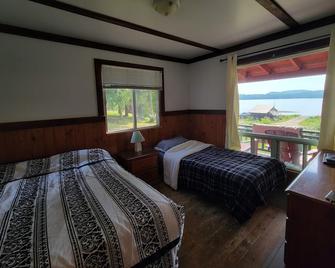 Chalet with great lake view - Gracefield - Bedroom