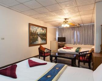 The Encore Hotel - Pattaya - Bedroom