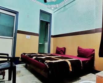 Shri Ganga View Guest House - Rishikesh - Bedroom