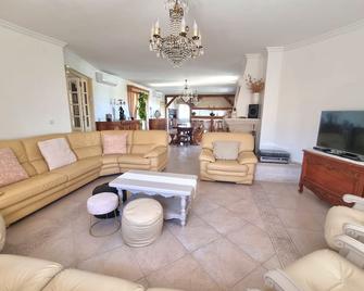 Very Nice Villa With Swimming Pool 3 Suite 3 Bedrooms (Between Ourem - Fatima ) - Ourem - Salon