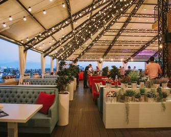 Paris Hotel Yerevan - ירבאן - מסעדה