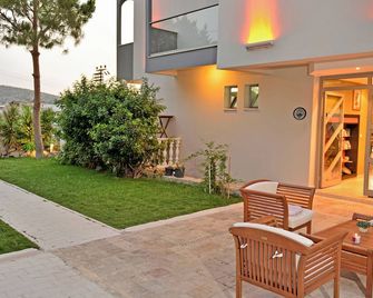Calis Hotel - Cesme - Patio