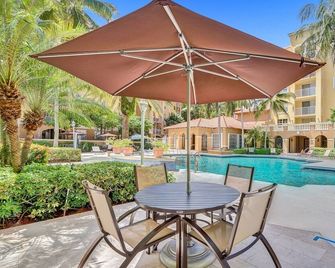 Renovated cozy The yacht club at aventura Parking included - Aventura - Pool