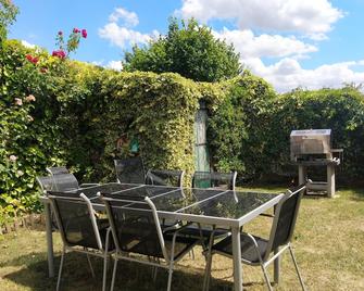 Le Gîte de Chérisey - Chérisey - Patio