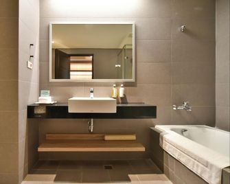 Holiday Inn Taoyuan Airport by IHG - Taoyuan City