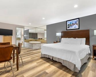 Rodeway Inn Lyons - La Grange - Lyons - Bedroom