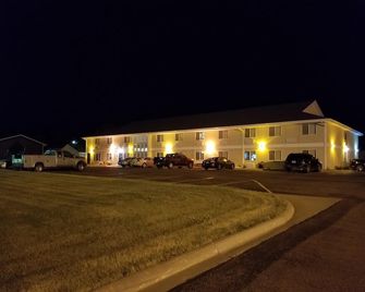 Bilmar Inn & Suites by Hotel O Hwy 77 - Dell Rapids - Edificio