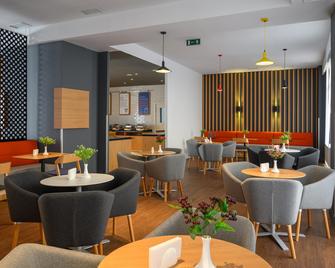 Holiday Inn Express Almaty By IHG - Алмати - Ресторан