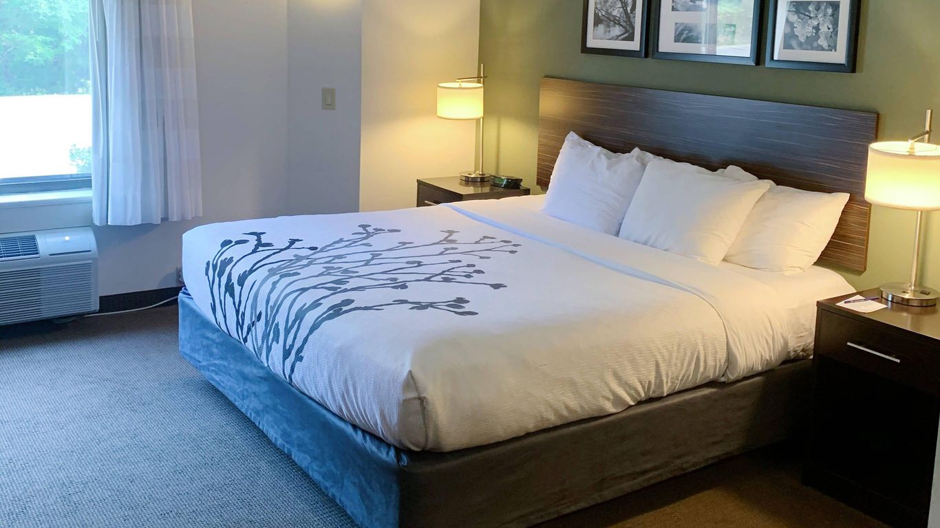 Sleep Inn and Suites Queensbury - Lake George