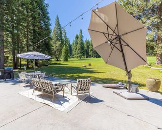 Darling 2-bedroom house on golf course at Lake Almanor West - Chester - Patio