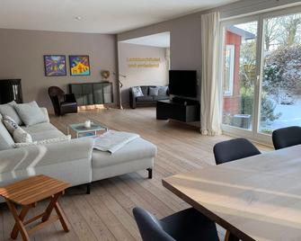 Dhh Kalkgrund - Haus Nordlichter - Wees - Sala de estar