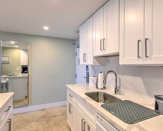 Oceanfront Luxury Renovated Resort Getaway! - Fort Lauderdale - Küche