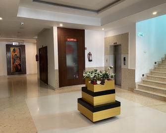 hotel Ananya Regency - Kashipur - Lobby