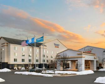 Fairfield Inn & Suites by Marriott Plainville - Plainville - Building