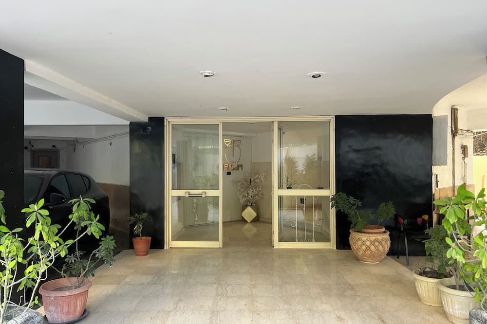 Brassbell Homes - Next to Lebanon Embassy - קהיר - לובי