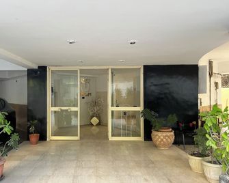 Brassbell Homes - Next to Lebanon Embassy - קהיר - לובי