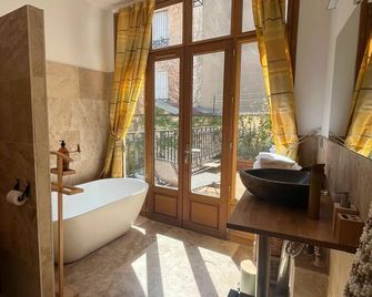 Les Suites De L'opera - Vichy