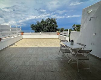 House with Sea View Terrace - Stalettì - Balkon