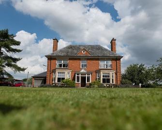 Furtho Manor Farm - Milton Keynes - Building