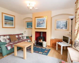 Crinan Canal Cottage - Lochgilphead - Living room