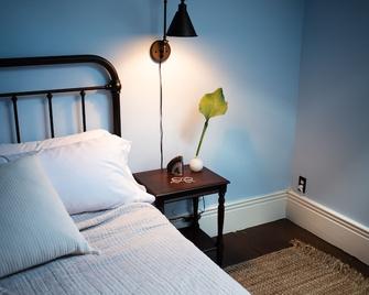 Black Walnut Bed and Breakfast - Trumansburg - Bedroom